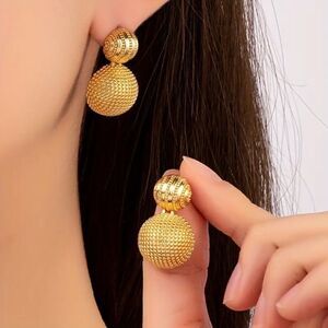 Double Round Design Stud Earrings Simple Elegant Style